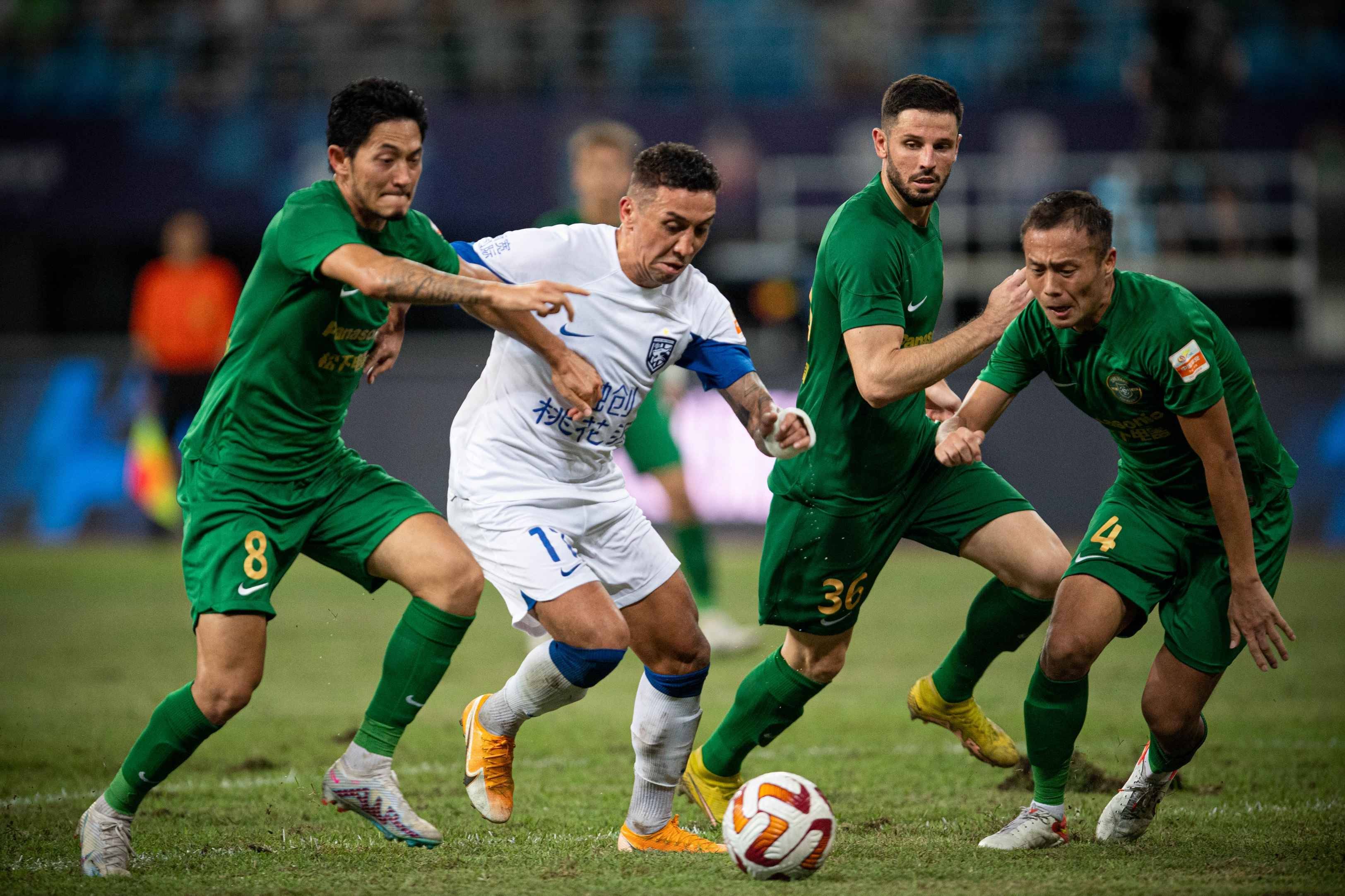 jnh-包含亚冠倒计时，马德里竞技今晨再遭质疑，细节引发关注，震撼外界，控场能力受关注的词条