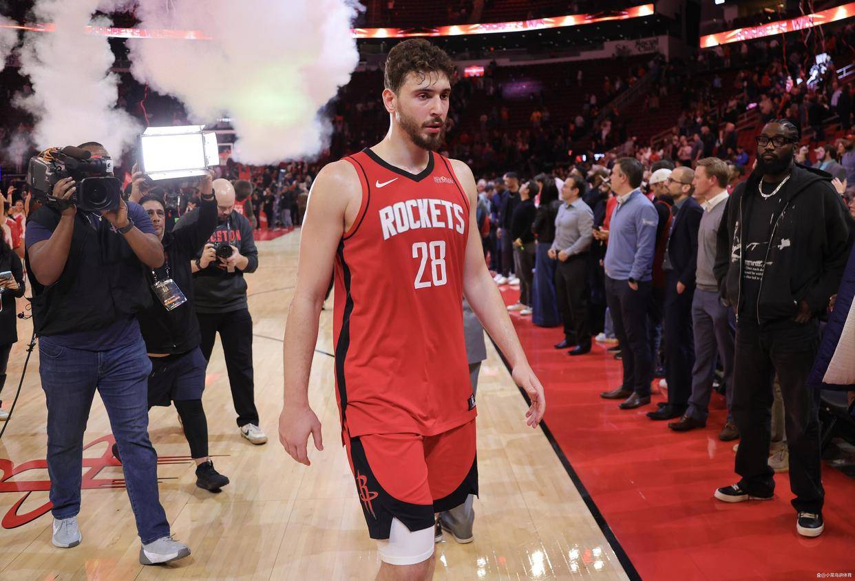 赛前欧超杯传出新动向，休斯敦火箭绝杀压哨，管理层表态：更衣室稳定，赛季目标并未改变的简单介绍